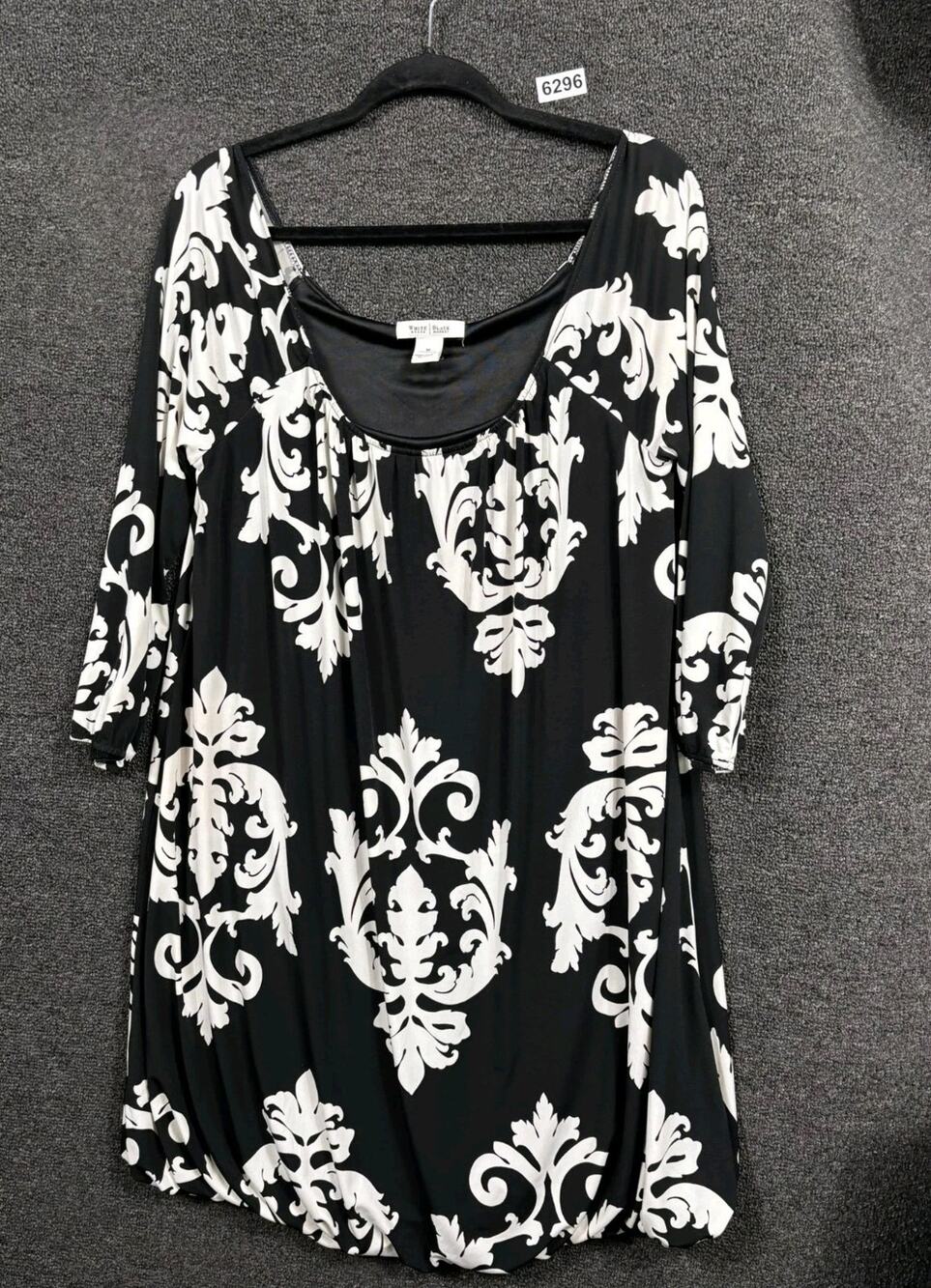 White House Black Market Damask Tunic Dress Womens Size M Black White 3/4 Sleeve